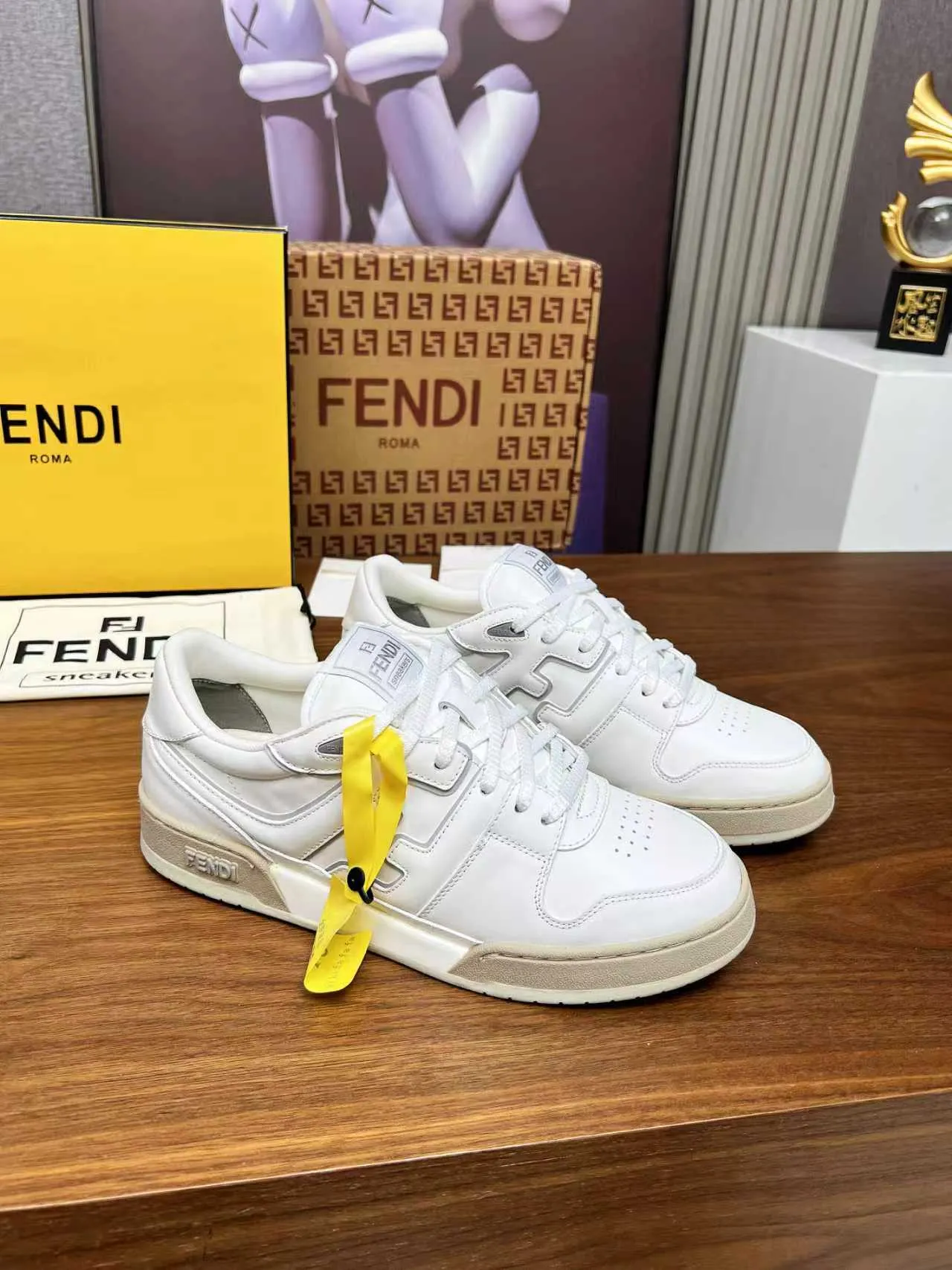 Factory price 660💰 Fendi·Fendi⛳️Hot-selling 35--45 couple model👫 FD match Original purchase for RMB14340 One-to-one reproduction Designer Kim Jones's first sneaker fendi match and Donkey brand Trainer basketball sneakers, fresh blood injected with FF retro design Super good-looking and versatile, the upper is made of cowhide and cowhide splicing combination, with concave and convex double F on the side The logo lining is made of terry velvet 🤗Super soft on the feet, lightweight and comfortable to match with a sweatshirt, original full package! ✦ Fabric: cowhide + cowhide color matching ✦ Lining: original terry velvet lining ✦ Sole: original molded multi-color color matching sole ✦ Sole: mesh injection molding pad ✦ Sole thickness: 3.5cm ✦ Female size: 35--40, female 40 customized ✦ Male size: 39--45, male 45 customized